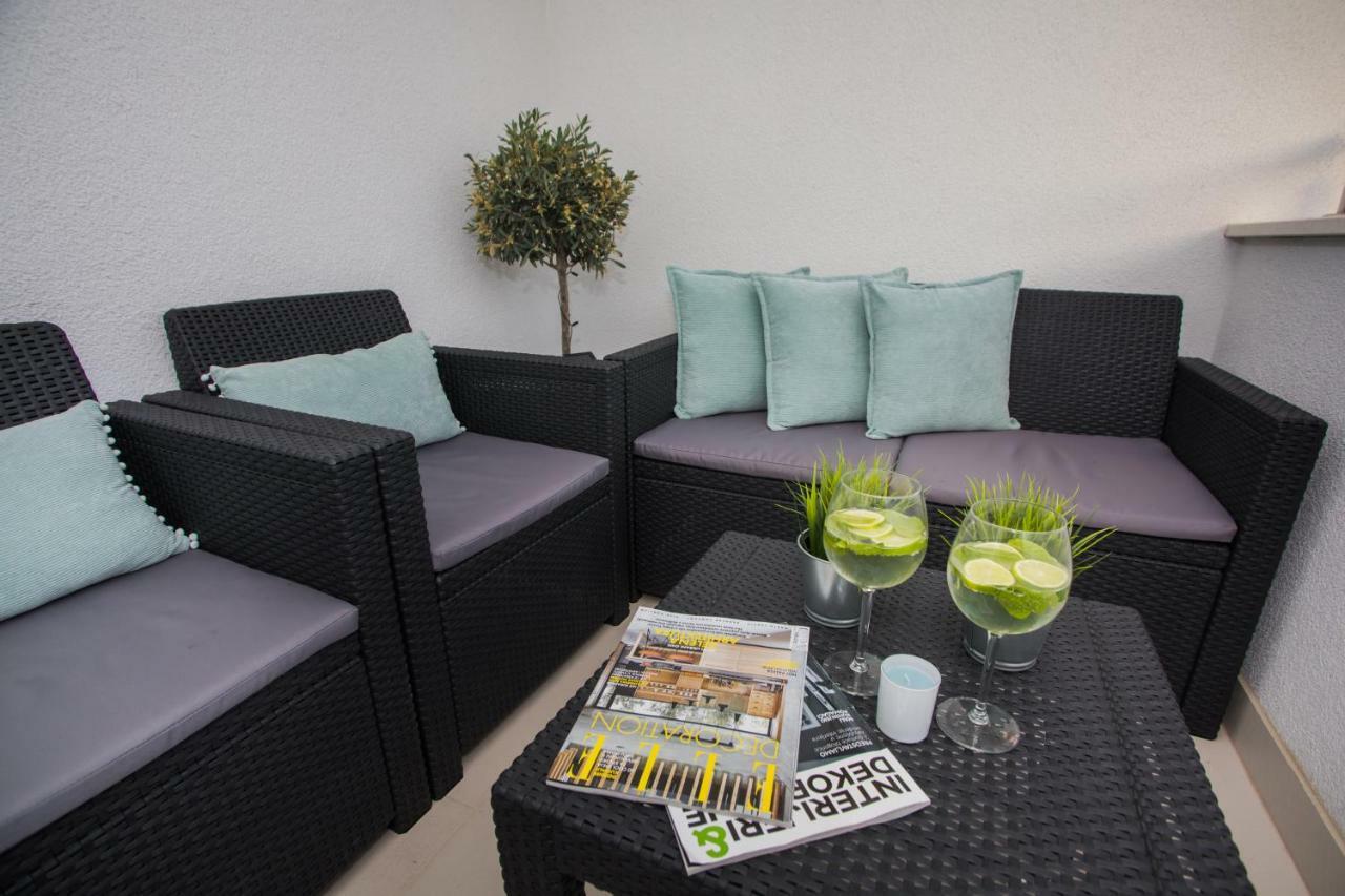 Apartment Luni Primošten Esterno foto