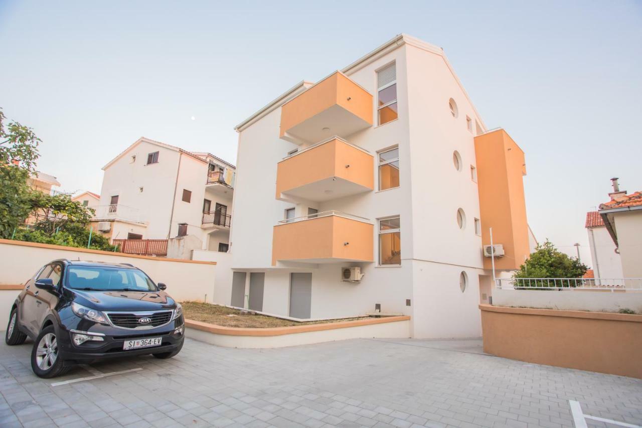 Apartment Luni Primošten Esterno foto