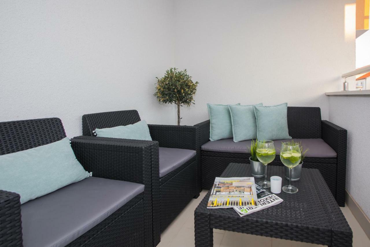 Apartment Luni Primošten Esterno foto