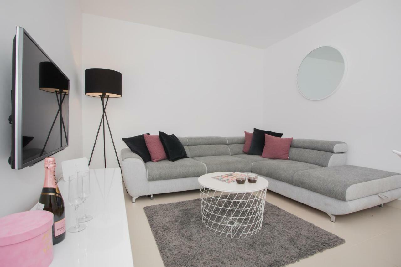 Apartment Luni Primošten Esterno foto