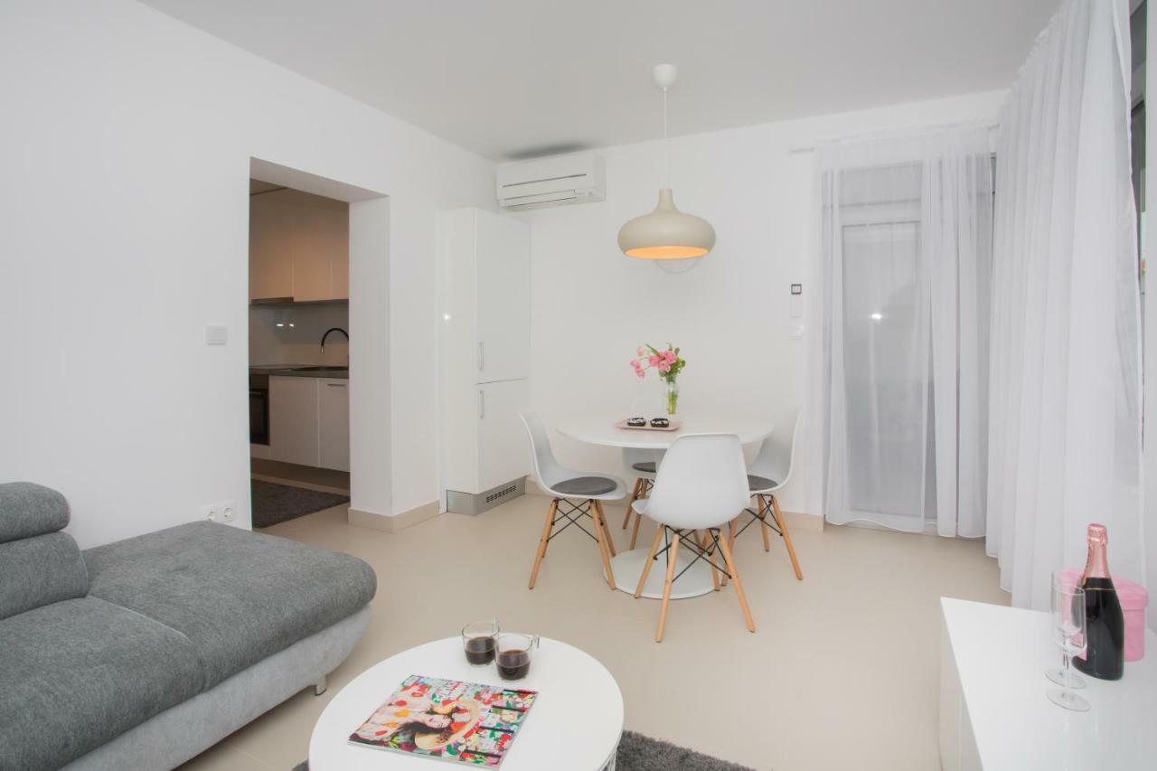 Apartment Luni Primošten Esterno foto