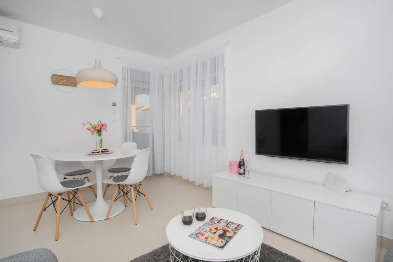 Apartment Luni Primošten Esterno foto